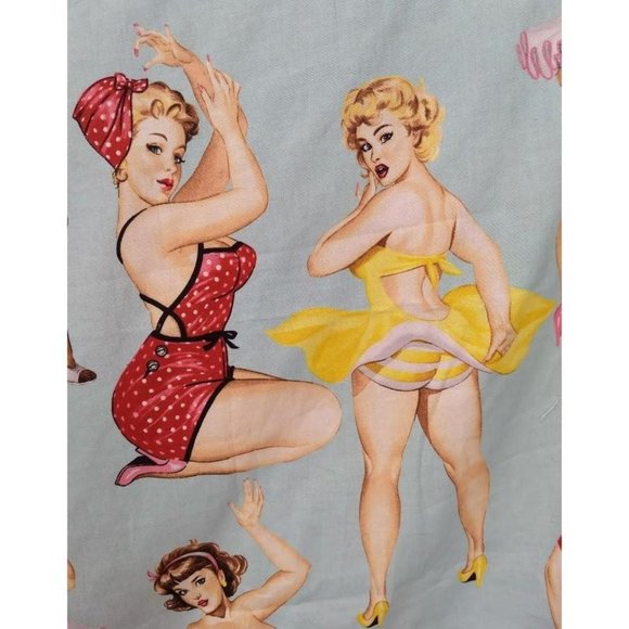Pinup Throw - Picture 4 of 6